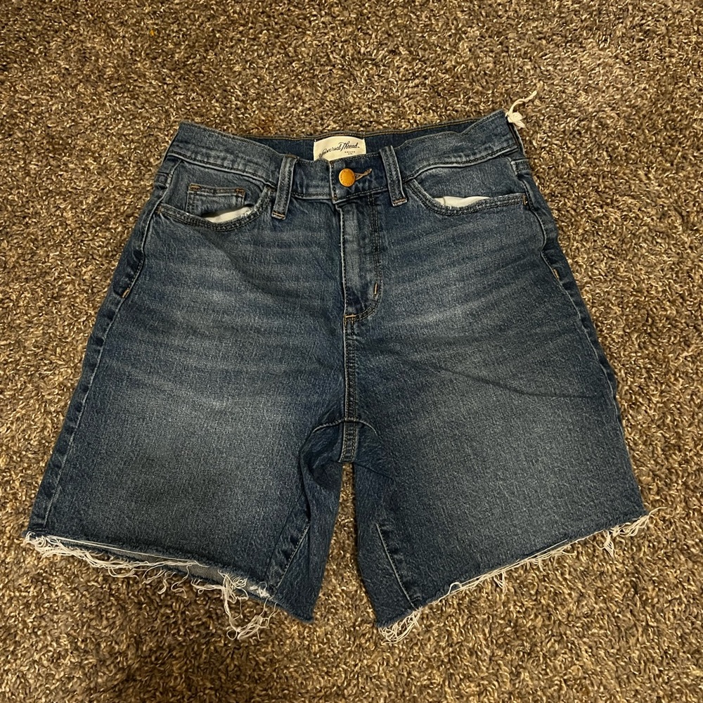 Universal thread shorts